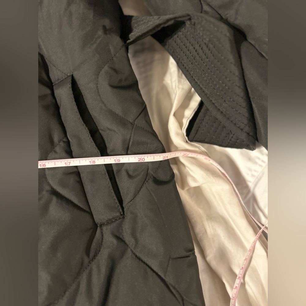 Banana Republic Water-Resistant Quilted Coat NWOT - Picture 7 of 9